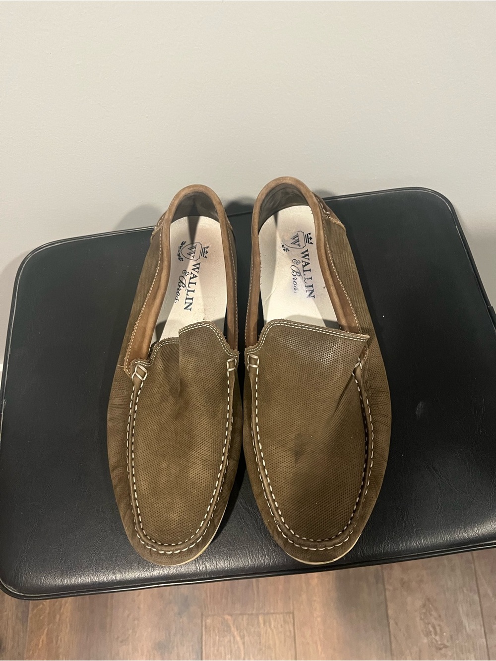 Wallin & Bros Men's Tan Suede Slip-On Loafers